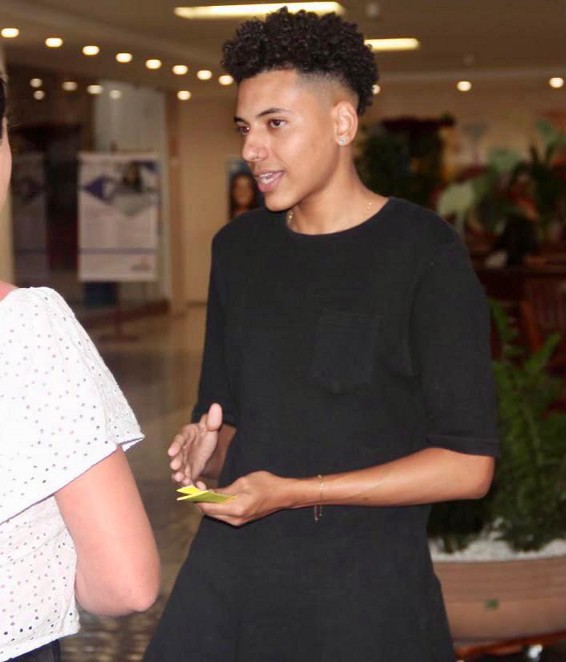 Foto mostra o jornalista Caio Alves