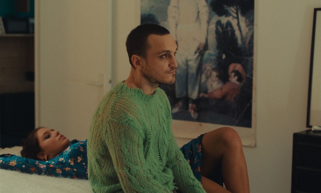 Adèle Exarchopoulos e Franz Rogowski durante cena de "Passagens" (Foto: Divulgação/ MUBI)