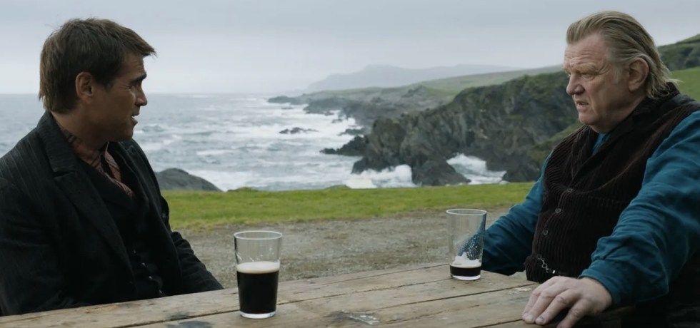 Pádraic (Colin Farrell) e Colm (Brendan Gleeson) durante cena de "Os Banshees de Inisherin"
