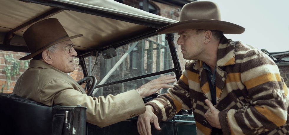 De Niro e DiCaprio em cena de "Assassinos da Lua das Flores" (Foto: Divulgação/ Apple, Paramount Pictures)