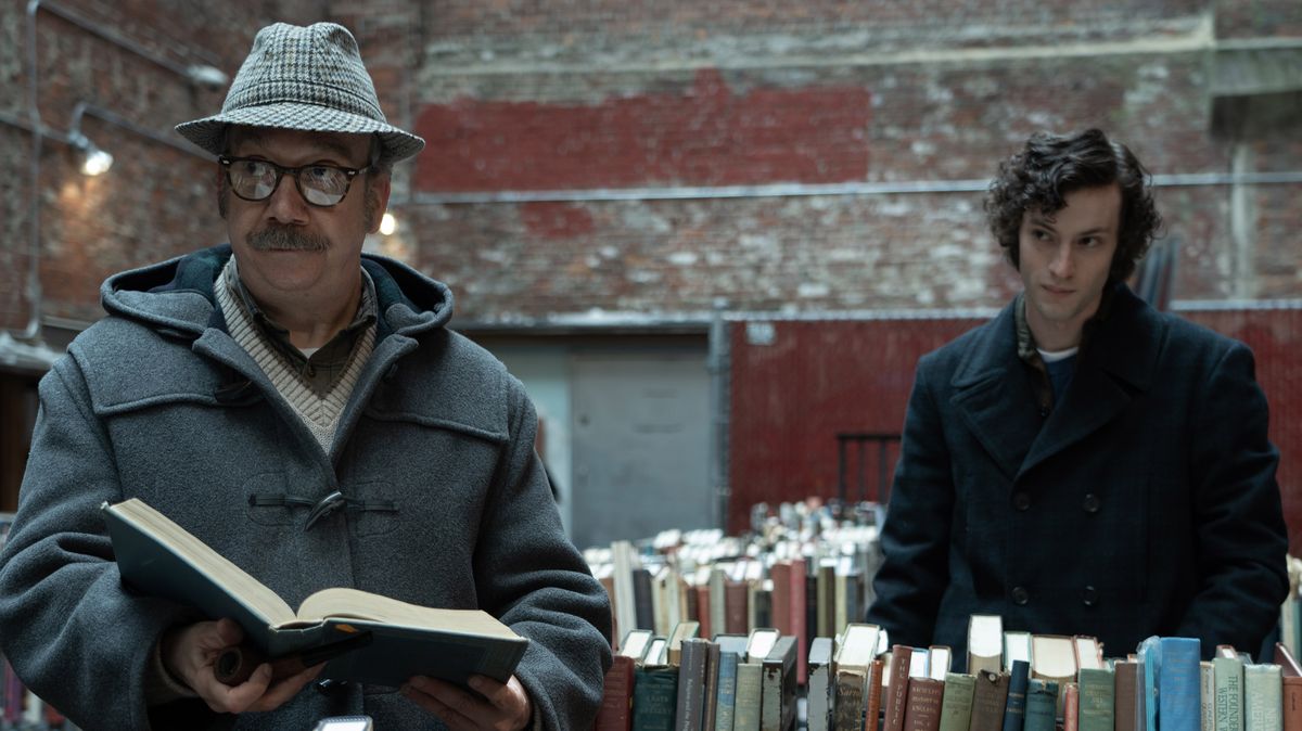 Paul Giamatti e Dominic Lessa durante cena de "Os Rejeitados" (Foto: Universal Pictures/ Divulgação)