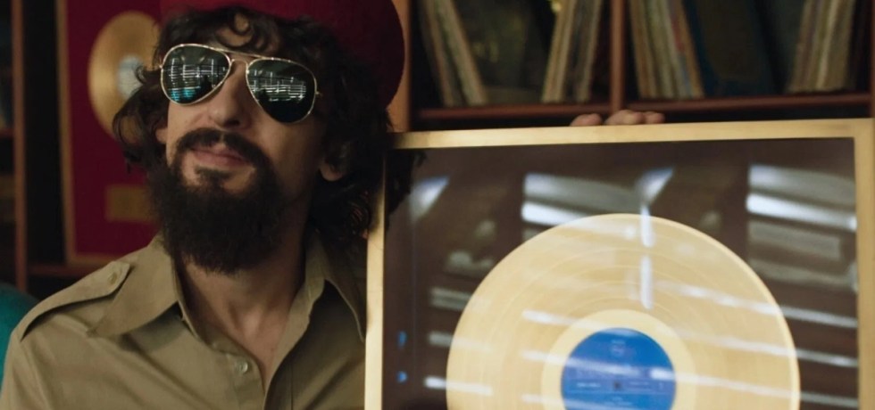 Ravel Andrade na série "Raul Seixas: Eu Sou" (Foto: Divulgação)