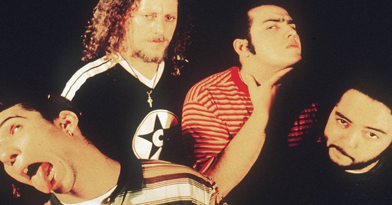 “Andar na Pedra – A História do Raimundos” reconstrói a trajetória de icônica banda do rock nacional